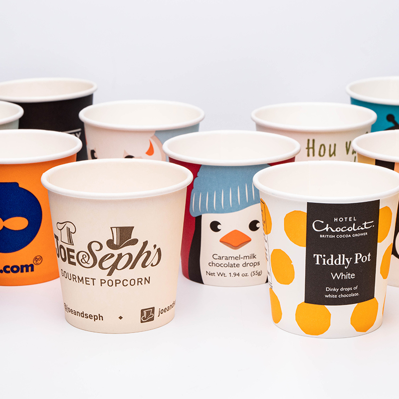 لیوان کاغذی تک دیواری