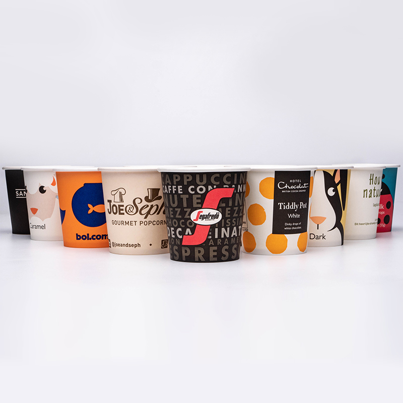 لیوان کاغذی تک دیواری